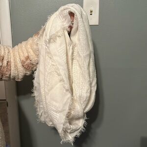 White infinity scarf